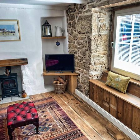 Knocker Cottage Is A 3 Bedroom Made Up Of 1 Double Bedroom And 2 Small Double Bedrooms In Small Village 10 Min To Beaches Camborne Eksteriør bilde