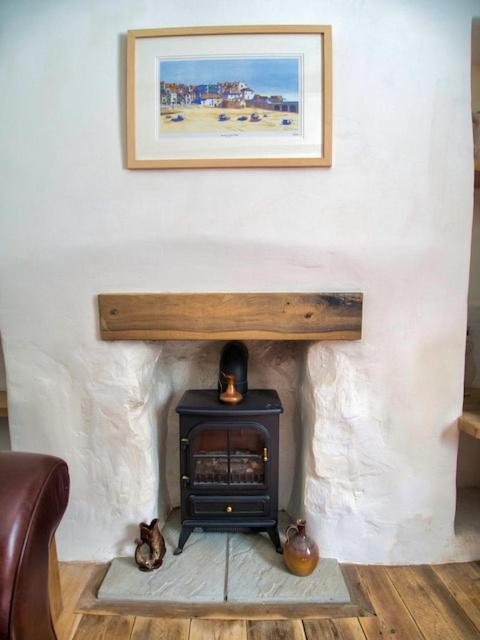 Knocker Cottage Is A 3 Bedroom Made Up Of 1 Double Bedroom And 2 Small Double Bedrooms In Small Village 10 Min To Beaches Camborne Eksteriør bilde