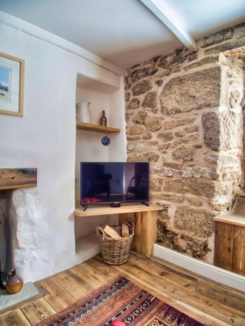 Knocker Cottage Is A 3 Bedroom Made Up Of 1 Double Bedroom And 2 Small Double Bedrooms In Small Village 10 Min To Beaches Camborne Eksteriør bilde
