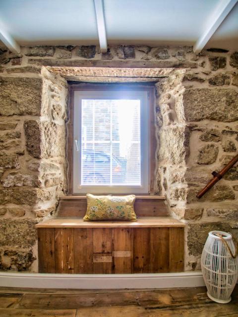Knocker Cottage Is A 3 Bedroom Made Up Of 1 Double Bedroom And 2 Small Double Bedrooms In Small Village 10 Min To Beaches Camborne Eksteriør bilde
