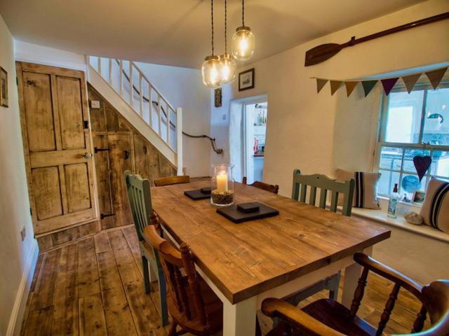 Knocker Cottage Is A 3 Bedroom Made Up Of 1 Double Bedroom And 2 Small Double Bedrooms In Small Village 10 Min To Beaches Camborne Eksteriør bilde