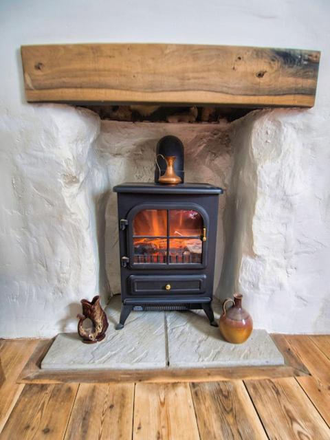 Knocker Cottage Is A 3 Bedroom Made Up Of 1 Double Bedroom And 2 Small Double Bedrooms In Small Village 10 Min To Beaches Camborne Eksteriør bilde