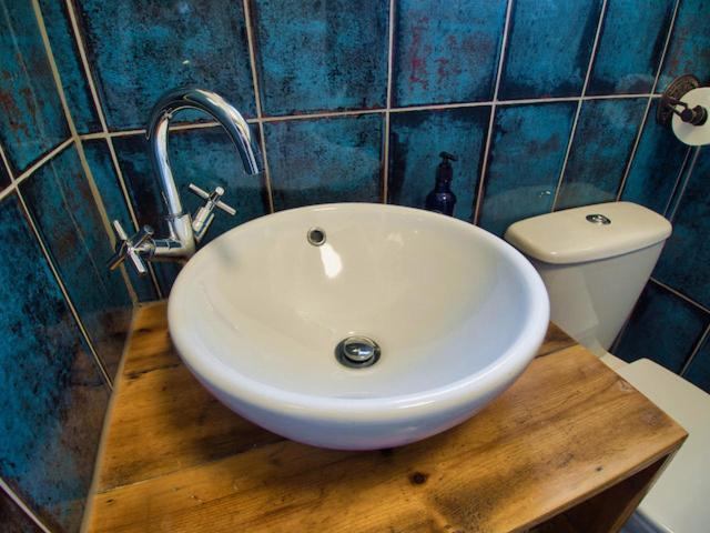 Knocker Cottage Is A 3 Bedroom Made Up Of 1 Double Bedroom And 2 Small Double Bedrooms In Small Village 10 Min To Beaches Camborne Eksteriør bilde