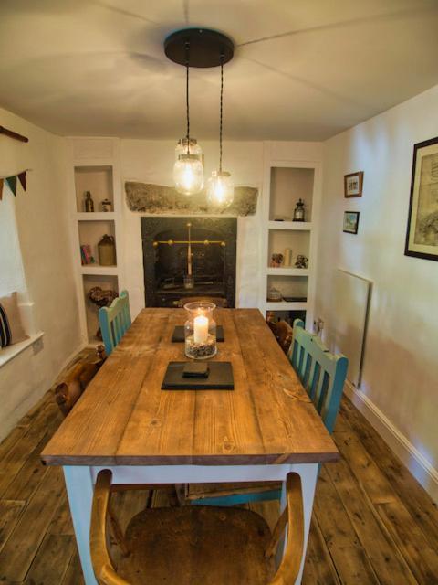 Knocker Cottage Is A 3 Bedroom Made Up Of 1 Double Bedroom And 2 Small Double Bedrooms In Small Village 10 Min To Beaches Camborne Eksteriør bilde