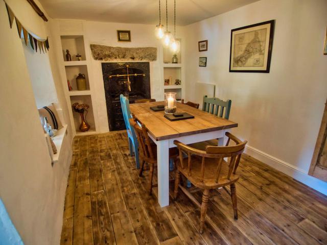 Knocker Cottage Is A 3 Bedroom Made Up Of 1 Double Bedroom And 2 Small Double Bedrooms In Small Village 10 Min To Beaches Camborne Eksteriør bilde