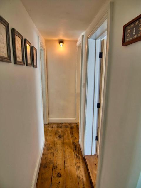Knocker Cottage Is A 3 Bedroom Made Up Of 1 Double Bedroom And 2 Small Double Bedrooms In Small Village 10 Min To Beaches Camborne Eksteriør bilde