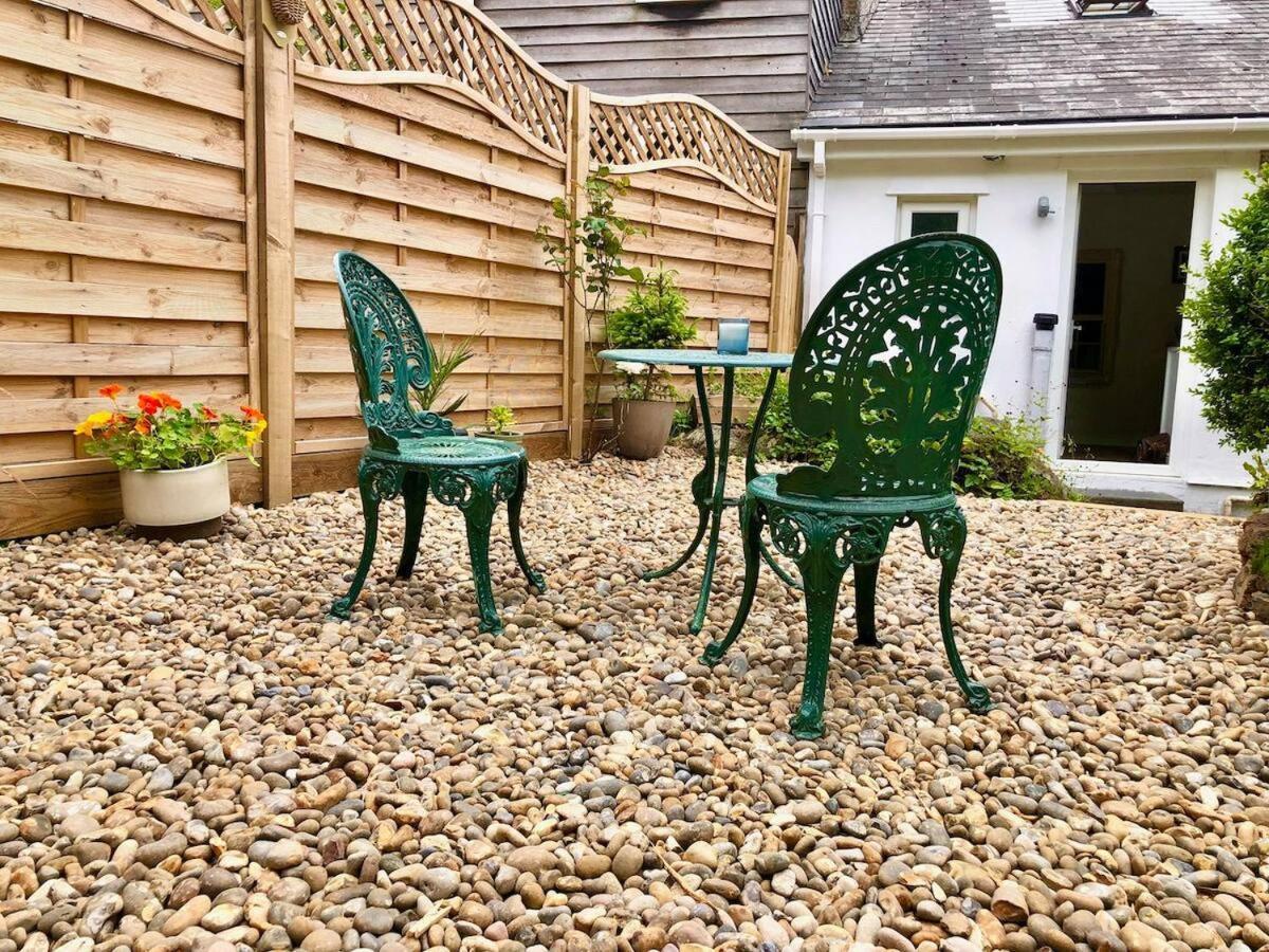 Knocker Cottage Is A 3 Bedroom Made Up Of 1 Double Bedroom And 2 Small Double Bedrooms In Small Village 10 Min To Beaches Camborne Eksteriør bilde