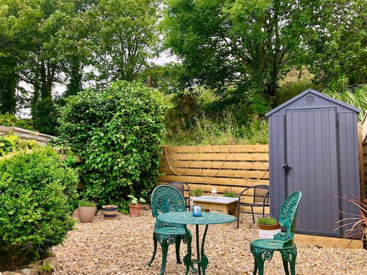 Knocker Cottage Is A 3 Bedroom Made Up Of 1 Double Bedroom And 2 Small Double Bedrooms In Small Village 10 Min To Beaches Camborne Eksteriør bilde